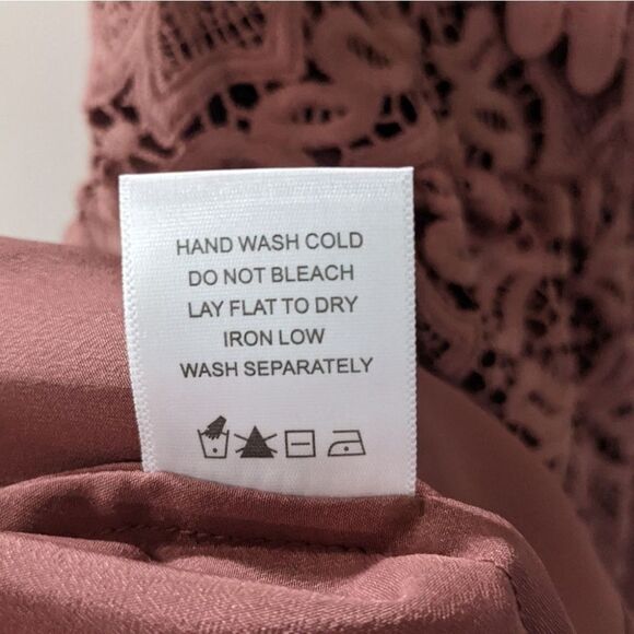 Lovers & Friends | Dream Vacay lace dress in Mauve - Picture 14 of 15